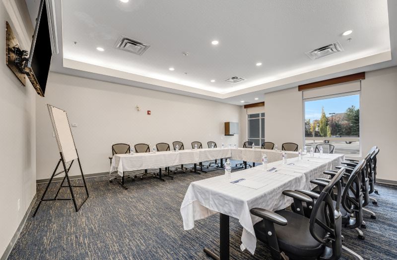 Holiday Inn Express & Suites Edmonton South by IHG photo 5