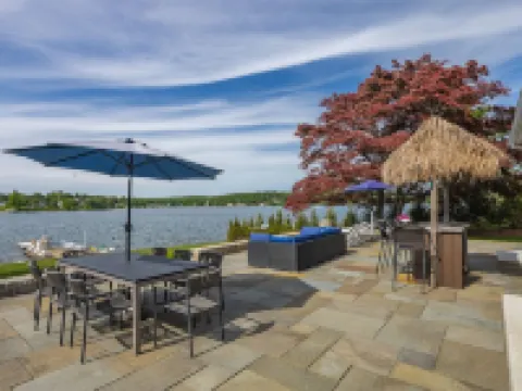 Candlewood Lakefront 3bd/ 2 bath house w/ 180 degree views! โรงแรมในแดนเบอรี