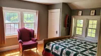 Yorktown - 3 quaint private rooms and bath for 1 group/party.