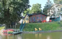 Cozy Cabin w Lake View. Book Now for Fall. Pumpkins, Apples, Campfire. Pets ok!