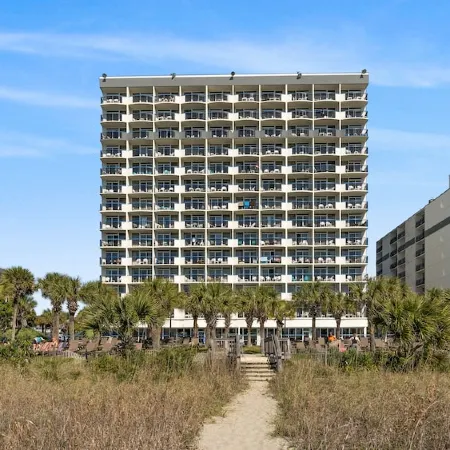 Direct Oceanfront, Separate Bedroom, Full Kitchen - Rates Lower Than Last Year !