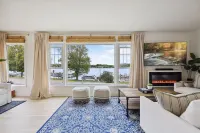 Downtown Excelsior Dream Home! Hotels in Excelsior