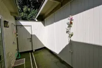 Beautiful Spacious Cottage on 1.5 Acre of Lush, Gated Property.  30 Day Minimum. Hotels in Pupukea