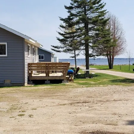 2bed 1bath LAKE MI Fishing Cabin WiFi AC Deck Firepit Kayak Paddle Boat Dock #8