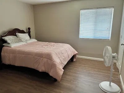 Serene 2bed/1bath condo with parking