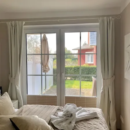 Exclusive apartment with garden and fireplace near the beach
