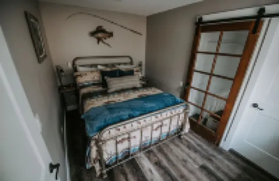 Salmon Gathering Place Sleeps 35 + Perfect for Reunions.Retreats.Events