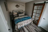 Salmon Gathering Place Sleeps 35 + Perfect for Reunions.Retreats.Events
