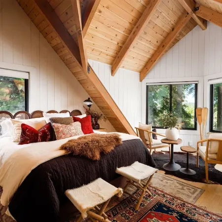 Modern Chalet w/Lakeview + Hot Tub -@TrinityHomeLA 4300+sq ft