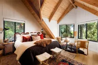 Modern Chalet w/Lakeview + Hot Tub -@TrinityHomeLA 4300+sq ft