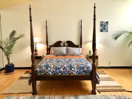 Close to Hiking, Beaches, Mendocino, Fort Bragg- Pets ok with Pet Fee Отели рядом с достопримечательностью «Mendocino Grove»