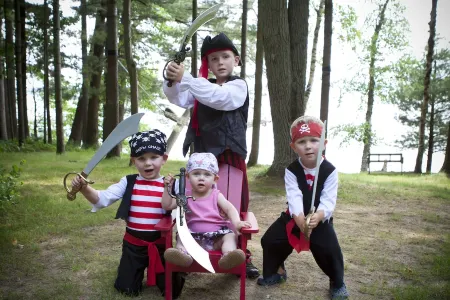 Lakefront! Secluded, HotTub, Fire Pit, Private Dock&Boats 90 Min from Chicago