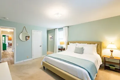 Stay in Franklin - Close to Downtown - Fire Pit & Grill Hotels near Carnton