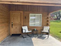 Yellow Banks Log Cabin with Lake Views
