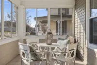 3BR 2BTH Walk to Washington Pk Bch, Outlet Mall and Franklin St. W/D HUGE bk yd.
