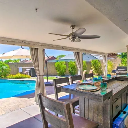 New AZ Oasis, Fire Pit, Yard, Grill, & Hot Tub!