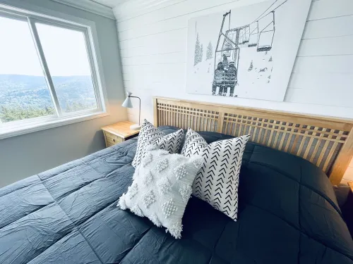 2BR/2BA Luxury Ski in/out condo at Snowshoe Mountain Lodge!