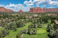 Red Rock Views! Pool~Pickleball~Hike~Golf, Deck Overlooks the 9th Green! Sedona