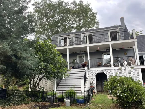 The Fig Tree Garden House.Casual elegance in a park like setting