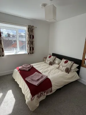 C York. free parking. Station 2 mins Driving distance of Fulford Golf Course