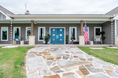 Private home with pool on 3+ acres within 15 minutes of Round Top & Brenham!