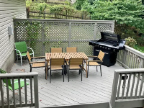 Wooded Hillside Retreat in Waldorf, MD - Top 10% and Guest favorite elsewhere