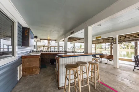 Spacious home on main canal.