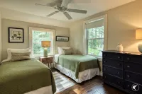 Luxury Lodge - Walk to Mirror Lake & Village - Mountain Views - Dog Friendly - ติดทะเล
