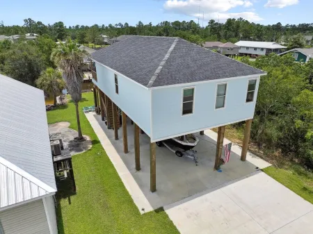 A Little Piece of Heaven-Waterfront-Views-Firepit-Family Friendly