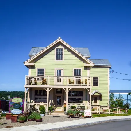 No hidden cleaning charges.  Huge 3bd/3ba apartment with tons of waterviews.