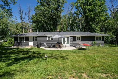 Modern style with nature around, a perfect vacation home