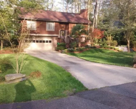 Beautiful 4Br/2BA Minutes to Asheville Airport/Agriculture Center/Sierra Nevada Hotels in Fletcher