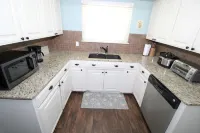 Jenks cozy home - Fenced yard - Dogs OK - Centrally Located Hotels in Jenks