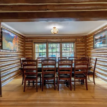 Rocky Creek Lodge, Sleeps 30, Gatherings Welcome