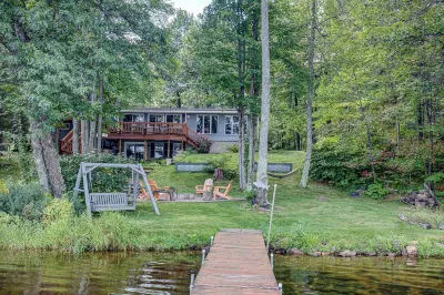 The Muskie Barn - Northwoods Sunrise Lakehouse