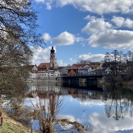 Gemütliche Ferienwohnung Ganz nah am Fluss Отели в г. Родинг