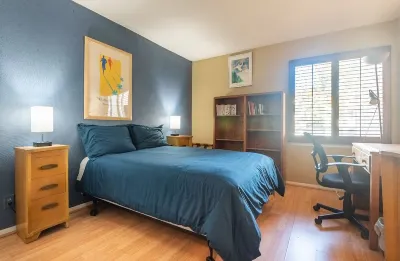Cozy 2 Bedroom-2 Full Bath Condo;Art District DTSA