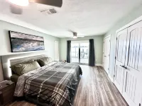 Blackwater Bay Bungalow - Pet friendly waterfront home! Hotels near City of Milton BMX Track