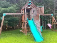 Bar Harbor 5 bedroom 3 bath with hot tub and large backyard