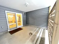 Newly renovated condo, minutes to NYC!