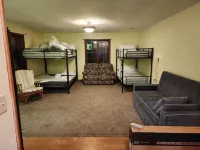 Peaceful 8 Bedroom 5 Bath w/patio bar-grill and swimming pond