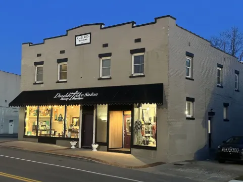 5 minutes from the Ark! Pet friendly