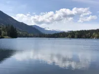 Cozy Lakeside Cabin
