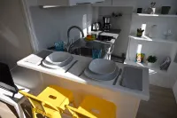 Appartement avec 1 chambre(s) de 18 m² et 1 salle(s) de bains privée(s) à Ivry-sur-Seine Hôtels à : Ivry-sur-Seine