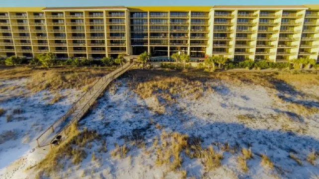 Top Floor with Penthouse Views! Beachfront- 2 Bdrm-2 Bath, 2 Pools and Hot Tub!