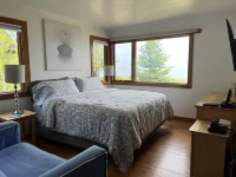 Sand Beach Door County Lake House - Last Minute Opening!