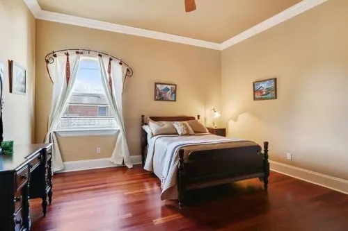 Privacy in 2nd floor near Historic New Orleans