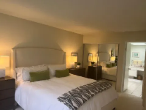 Beautiful unobstructed view location. Easy walk to entertainment and shopping