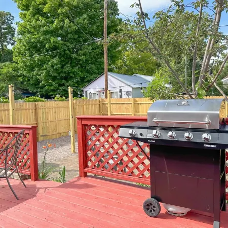Big Bay Getaway - Outdoor sauna and extra parking for snowmobiles & trailers!