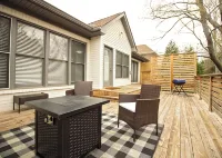 Heavenly Lakefront Six Bedroom Hideaway